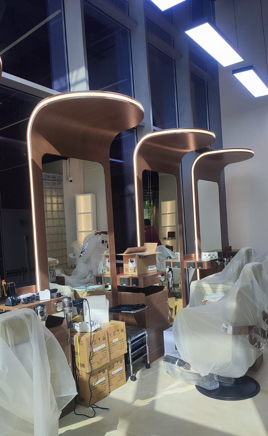 Salon & Clinic Fit-out — photo 6 of 8