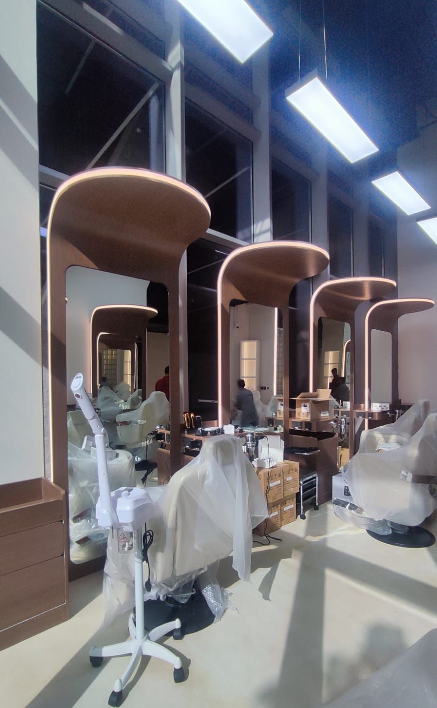 Salon & Clinic Fit-out — photo 7 of 8